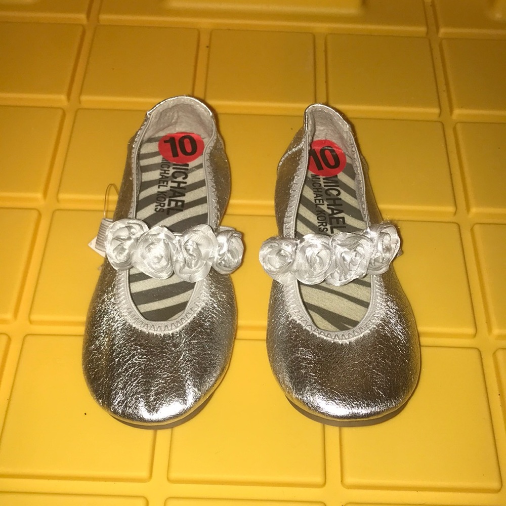 MICHAEL KORS SILVER BABYDOLL SHOE